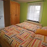 Apartman Ferien Unterm Reetdach Bis Zu 6 Personen Alt Bukow
