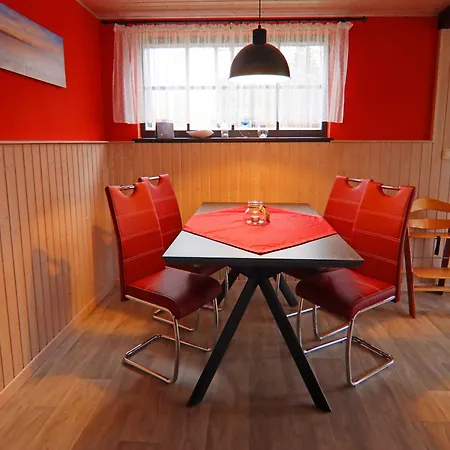 شقة Ferien Unterm Reetdach Bis Zu 6 Personen Alt Bukow