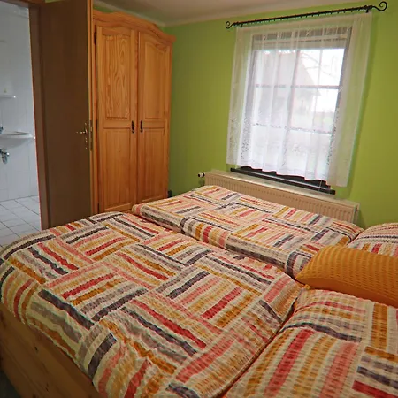 شقة Ferien Unterm Reetdach Bis Zu 6 Personen Alt Bukow